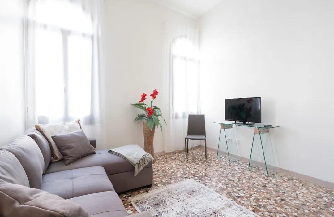 Accademia Charm Apartments By Wonderful Italy-1